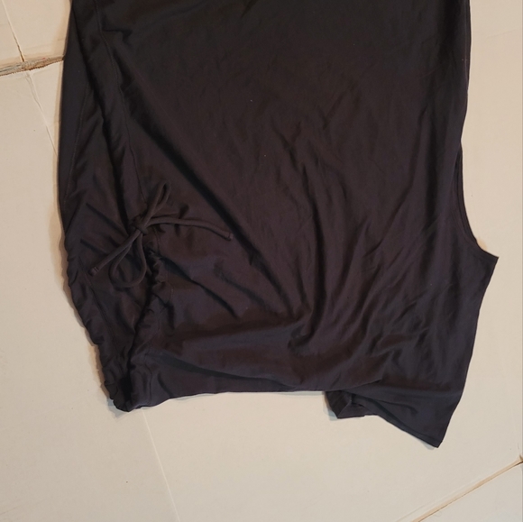 LULULEMON BLACK TSHIRT - Picture 10 of 11